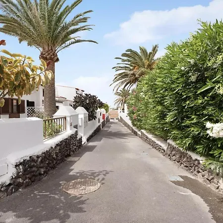 Casa Con Terraza En Fairways Apartment